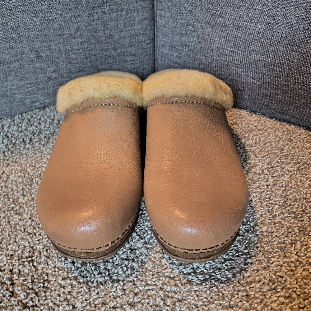 Dansko Magda Tan Shearling Lined Mules Size 40